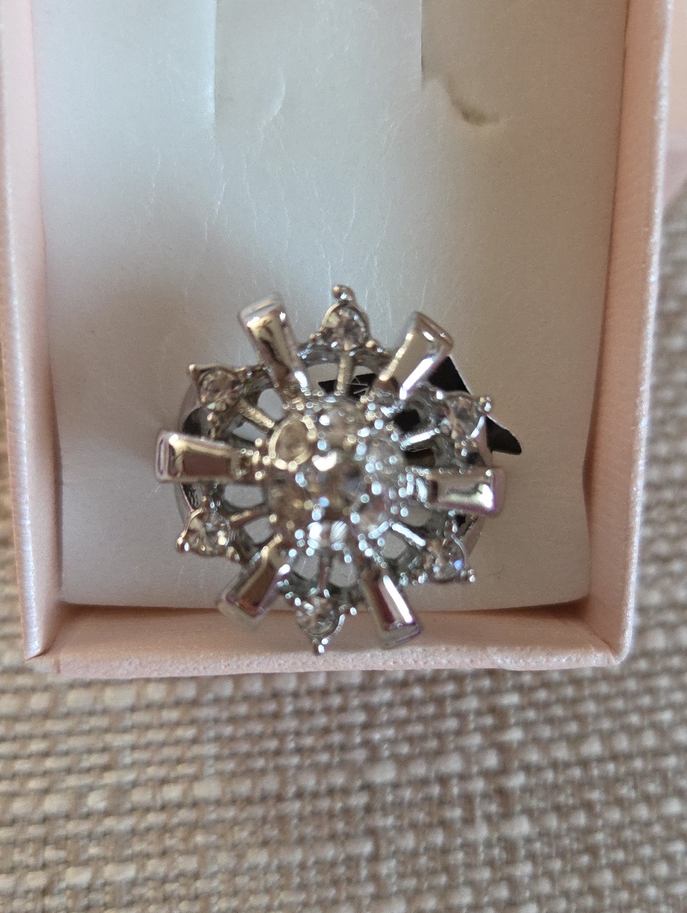 Silver Crystal Fashion Ring - Elegant Women's Jewelry 8
